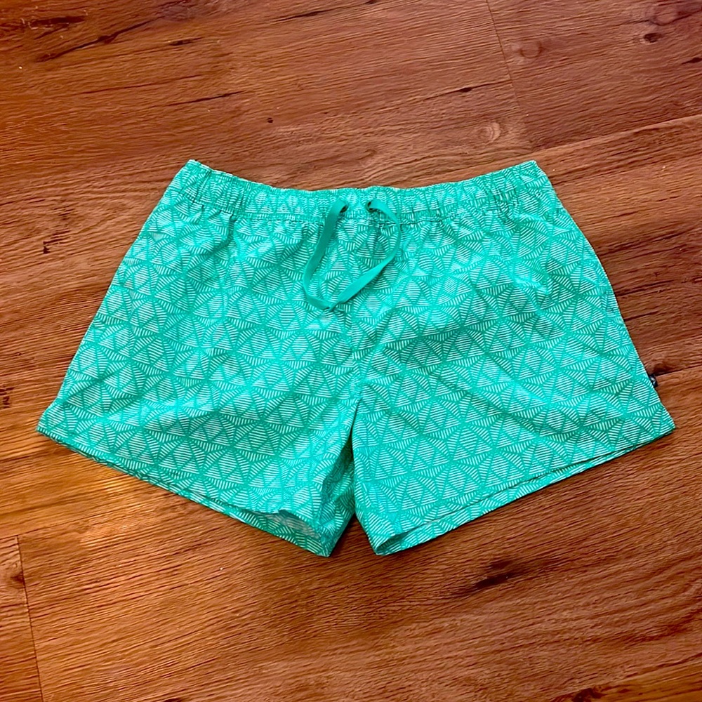 NWOT size medium Lauren James green and white patterned swim shorts
